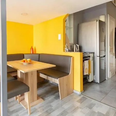 דירה Balzac By Westend Mall With Balcony, Ac *