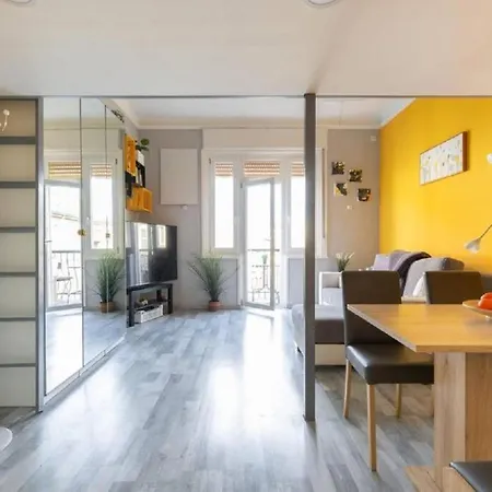 דירה Balzac By Westend Mall With Balcony, Ac *