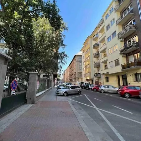 Balzac By Westend Mall With Balcony, Ac דירה בודפשט