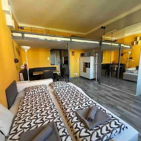 דירה Balzac By Westend Mall With Balcony, Ac *