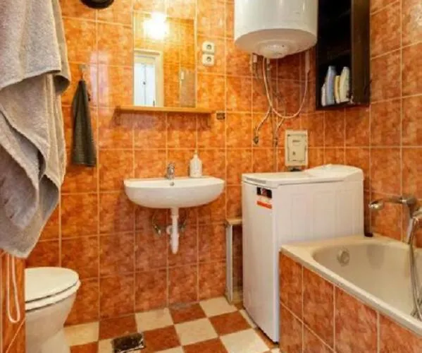 Balzac By Westend Mall With Balcony, Ac Budapest