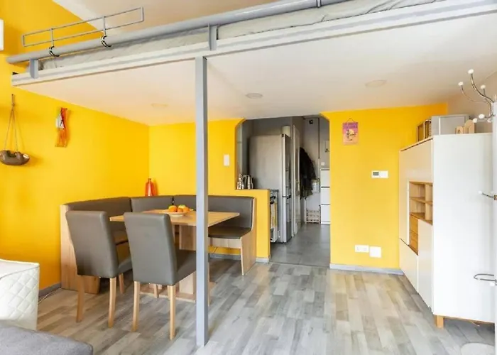 Balzac By Westend Mall With Balcony, Ac * Budapesta