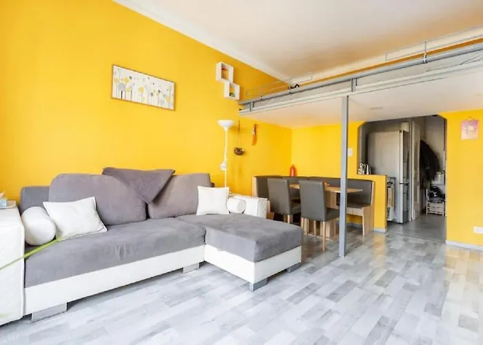 Balzac By Westend Mall With Balcony, Ac * Budapesta