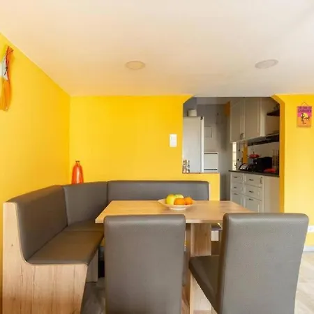 Balzac By Westend Mall With Balcony, Ac * Budapeste
