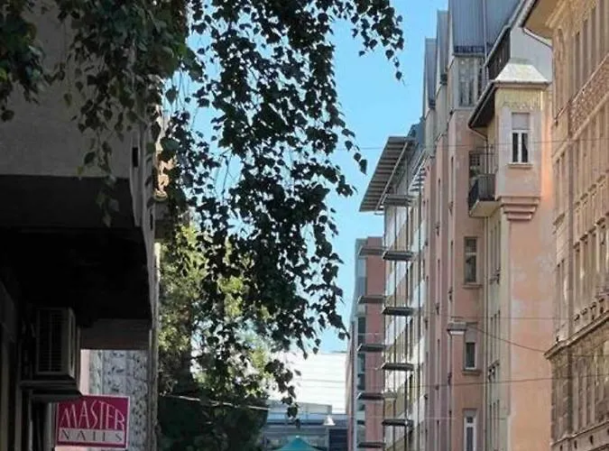 Balzac By Westend Mall With Balcony, Ac Apartamento Budapeste