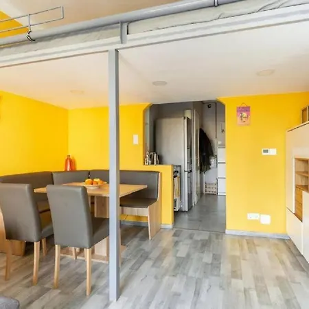 Balzac By Westend Mall With Balcony, Ac * Budapeşte