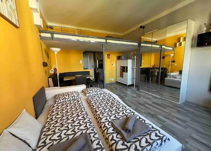 Appartamento Balzac By Westend Mall With Balcony, Ac *
